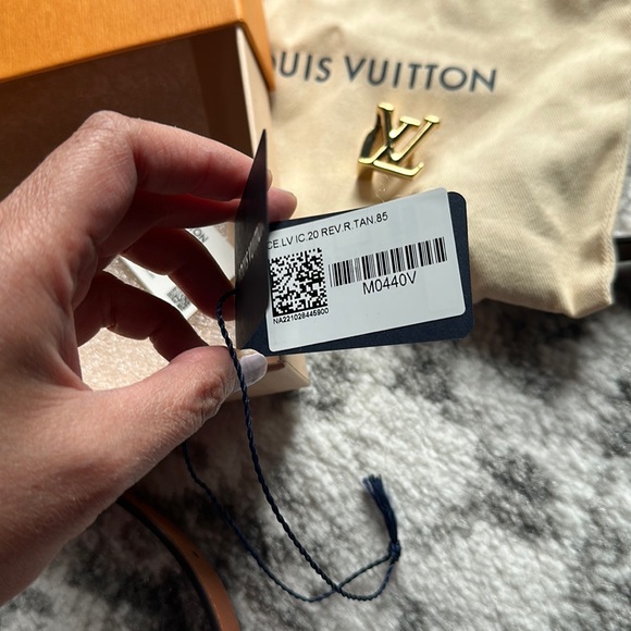 Like new LV reversible belt kit in tan and monogram US size 85 ? authentic main image 4